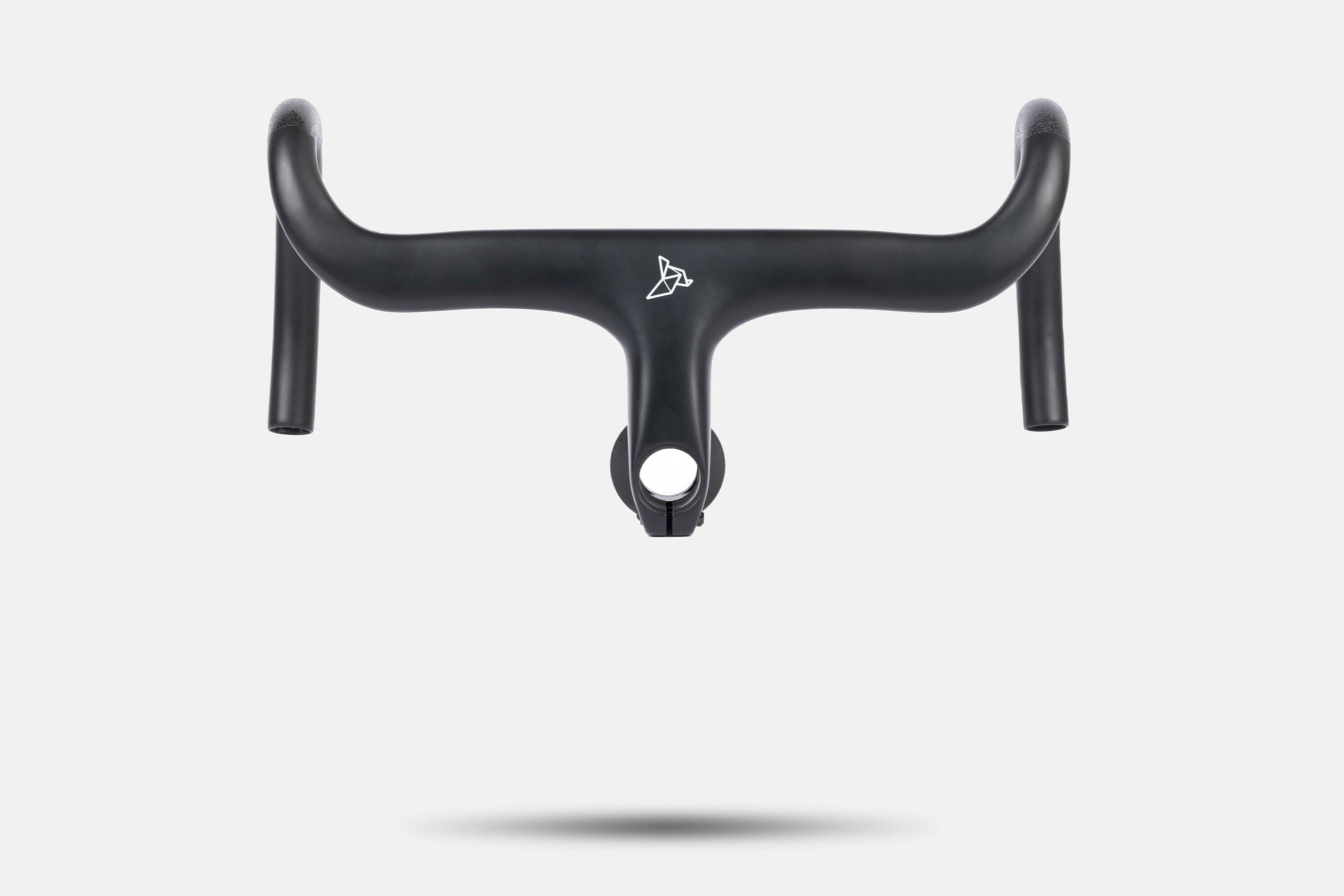 Top view of Litebike Onyx integrated aero carbon handlebars showcasing their aerodynamic profile and sleek design, made from premium carbon fibre with an integrated computer mount and electronic shifting compatibility.